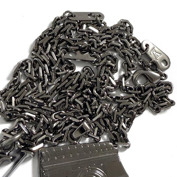 Louis Vuitton Men's Arc de Triomphe Pendant Necklace with Initials - Picture 5 of 10